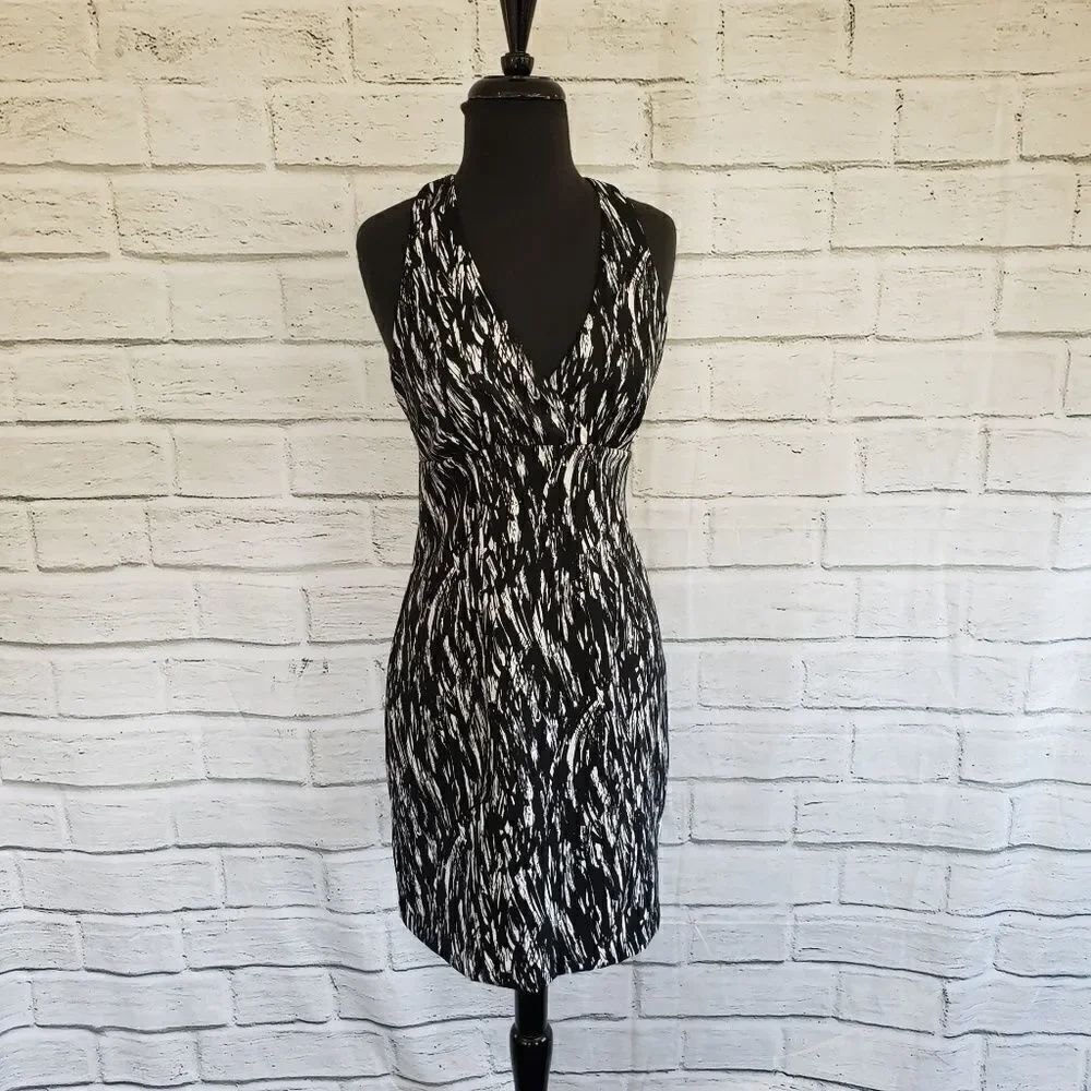Connected black white 6p Petite halter top sleeveless dress v neck stretch